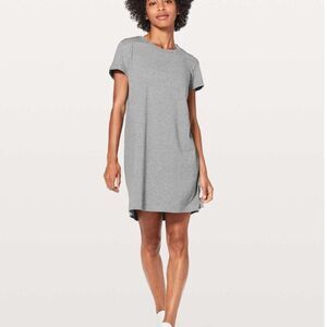 Lululemon Gray Performance dress size 2 NWOT
